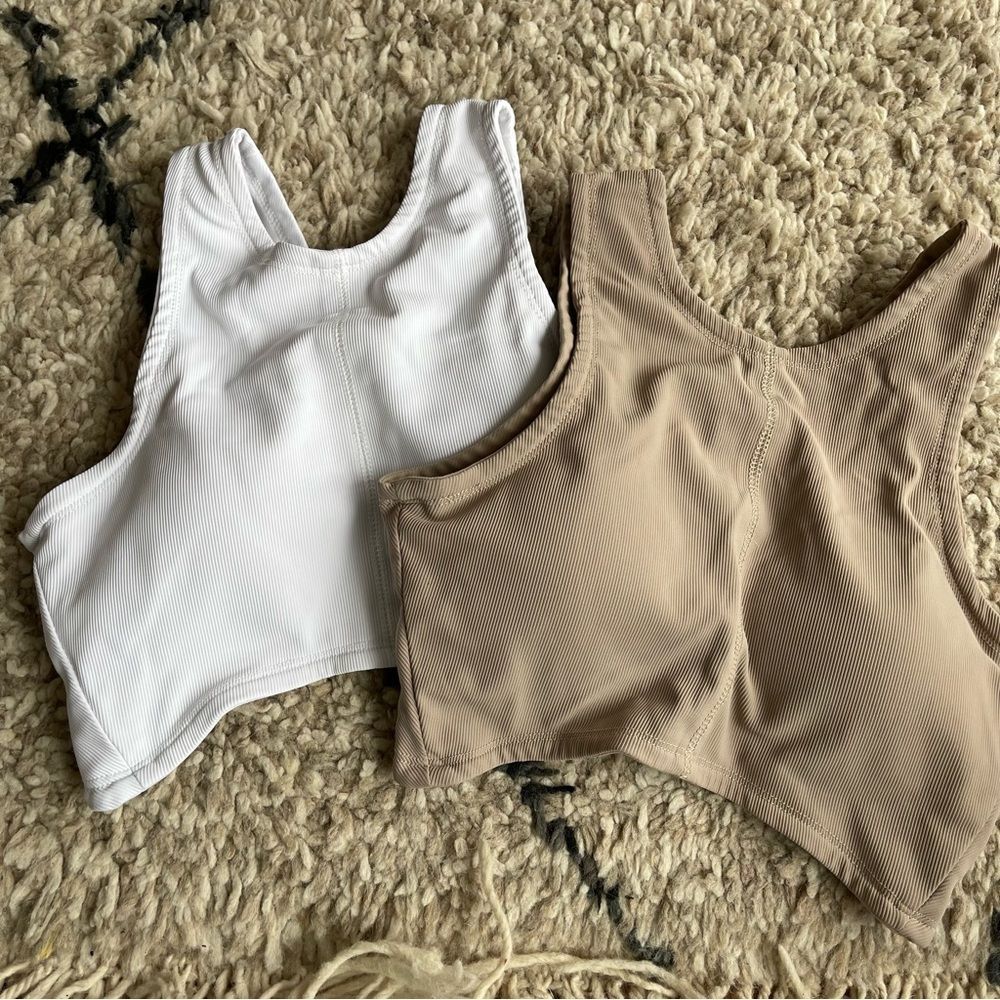 SET OF 2 curve hem sports bra